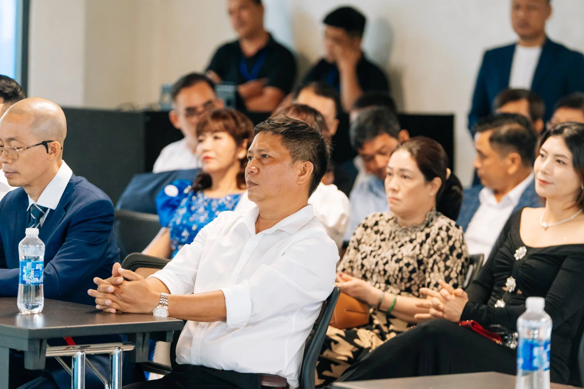 https://static.quochuyanhcorp.vn/17623/2024/Quốc/Apollo Haus/Album ảnh/Khánh thành/khanh-thanh-apollo-haus (79).jpg